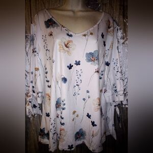Cute Shein Ladies Floral Blouse Size XL